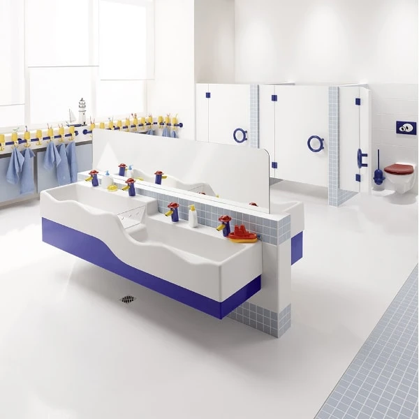 Geberit 4Bambini Spiel- Und Waschlandschaft Mit 4 Waschplätzen, Version Rechts 1 Geberit 4Bambini Spiel- Und Waschlandschaft Mit 4 Waschplätzen, Version Rechts